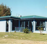 Homelea Accommodation Spa Cottage and Apartments - Schoolies Week Accommodation