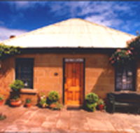 Hamilton's Cottage Collection and Country Gardens - Victorias Cottage - Schoolies Week Accommodation