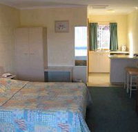 Kermandie Lodge - Schoolies Week Accommodation