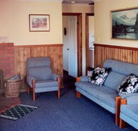 Lake Yalleena Holiday Cabins - Schoolies Week Accommodation