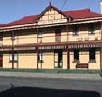 Interstate Hotel - Schoolies Week Accommodation