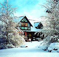 Cradle Chalet Boutique Luxury Lodge - Schoolies Week Accommodation