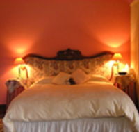 Cow 'n' Calf Art Gallery Unit - Schoolies Week Accommodation
