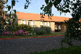 Glasgow Lodge - Schoolies Week Accommodation 0