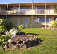 McKinly Waterfront Lodge - Schoolies Week Accommodation