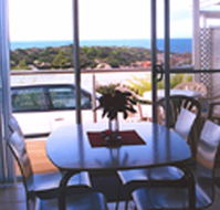 Sunnysands Holiday Unit - Schoolies Week Accommodation