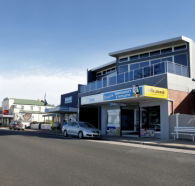 Penguin Waterfront Escape - Schoolies Week Accommodation