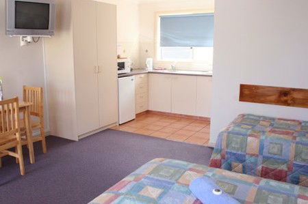Masons Cottages - Schoolies Week Accommodation 1