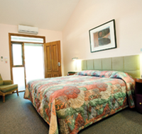 Gundaroo Colonial Inn - Schoolies Week Accommodation