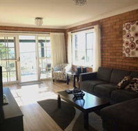 The Beach Retreat - Schoolies Week Accommodation