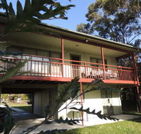 A Paradise Bungalow Waterfront - Schoolies Week Accommodation