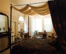Antoinette's Bed & Breakfast - Schoolies Week Accommodation 0