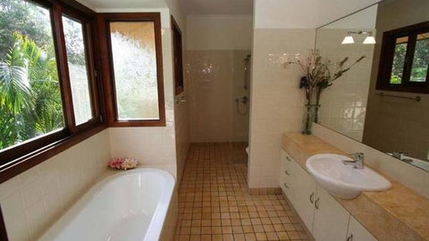 Abbies Beach House - Schoolies Week Accommodation 0