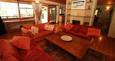 Abbies Beach House - Schoolies Week Accommodation 1
