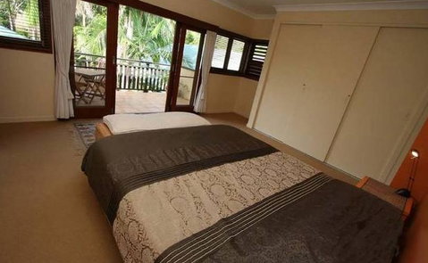 Abbies Beach House - Schoolies Week Accommodation 3
