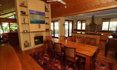 Abbies Beach House - Schoolies Week Accommodation 4