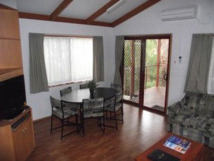 Morning Glory River Resort - Schoolies Week Accommodation 2