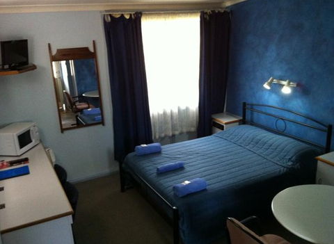 Bushmans Retreat Gundagai Motor Inn - Schoolies Week Accommodation 0