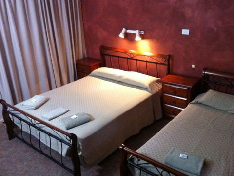 Bushmans Retreat Gundagai Motor Inn - Schoolies Week Accommodation 2