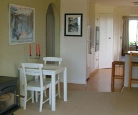 Cherry Tree Guesthouse - Schoolies Week Accommodation 2