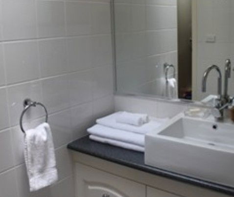 Cherry Tree Guesthouse - Schoolies Week Accommodation 4
