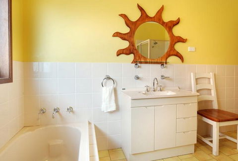 Burra By The Beach - Schoolies Week Accommodation 0