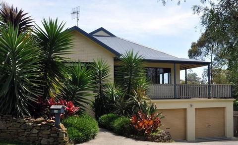 Burra By The Beach - Schoolies Week Accommodation 5