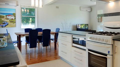 Beach Kharma Cottage - Schoolies Week Accommodation 1