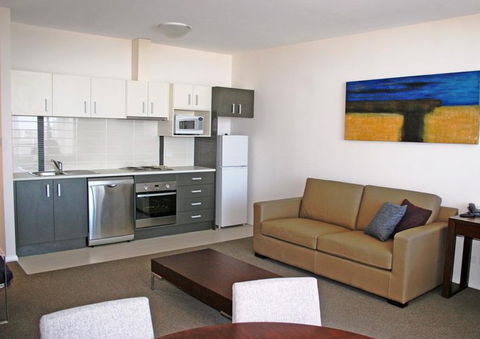 Mantra Wollongong - Schoolies Week Accommodation 2