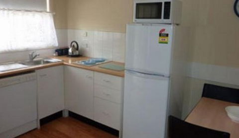 Baybrook Motor Inn - Schoolies Week Accommodation 0