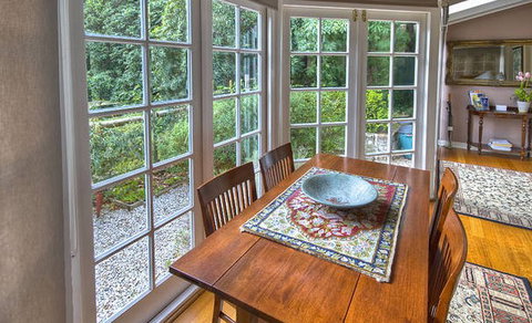 Bridal Falls Cottage - Schoolies Week Accommodation 3