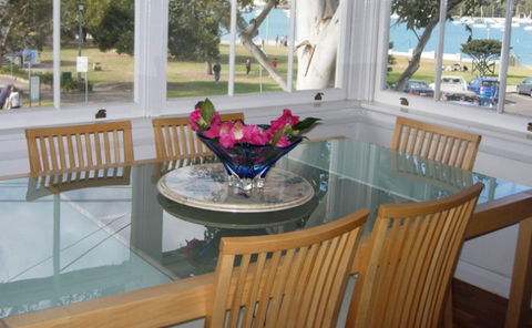 Balmoral Beachfront Apartment - Schoolies Week Accommodation 3