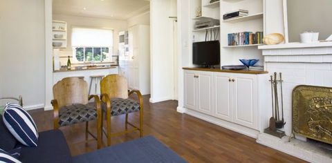 Balmoral Beachfront Apartment - Schoolies Week Accommodation 5