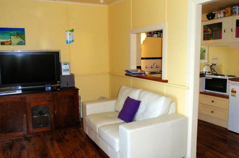 Bundeena Beachshack - Schoolies Week Accommodation 3