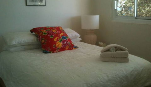 Absolute Beachfront Manly Bed And Breakfast - Schoolies Week Accommodation 4