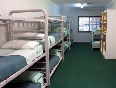 Cables Lodge Accommodation - Schoolies Week Accommodation 5