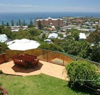 Barnhill Breezes - Schoolies Week Accommodation