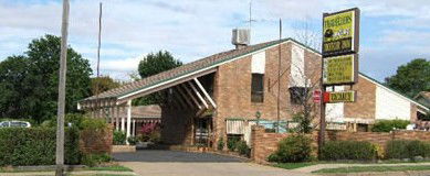 All Travellers Motor Inn - Schoolies Week Accommodation 1