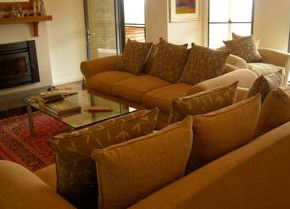 Amazing Country Escapes - Wombadah Guesthouse - Schoolies Week Accommodation 1