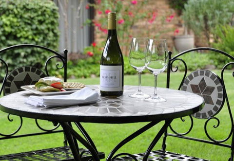 Clifton Gardens Bed And Breakfast - Orange NSW - Schoolies Week Accommodation 2