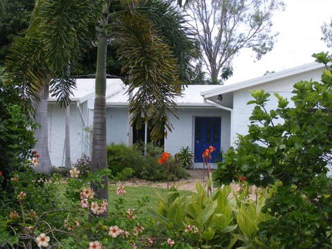 Alligator Creek Bed And Breakfast - Schoolies Week Accommodation 1