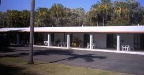Kinka Palms Beachfront Apartments / Motel - Schoolies Week Accommodation 3