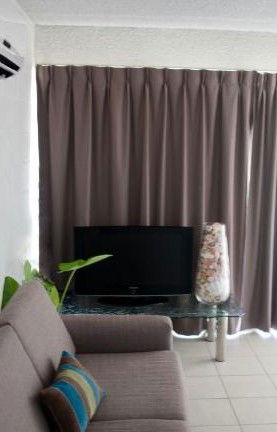 Como Holiday Apartments And Tropical Nites Motel - Schoolies Week Accommodation 1