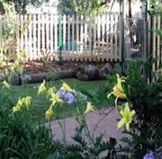 Flora Alba Cottage And Jacaranda On Pallas - Schoolies Week Accommodation 2