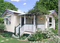 Flora Alba Cottage And Jacaranda On Pallas - Schoolies Week Accommodation 4