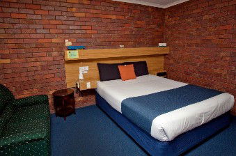 Blue Shades Motel - Schoolies Week Accommodation 2
