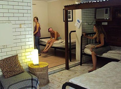 Woolshed Backpackers - Schoolies Week Accommodation 1