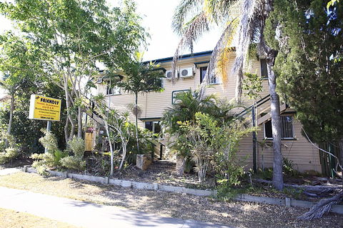 The Friendly Hostel - Schoolies Week Accommodation 2