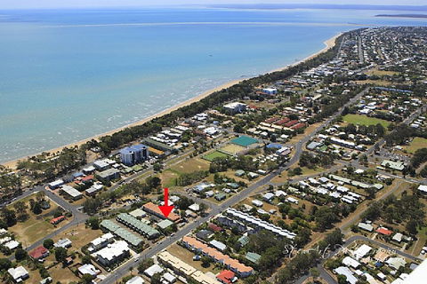 The Friendly Hostel - Schoolies Week Accommodation 3