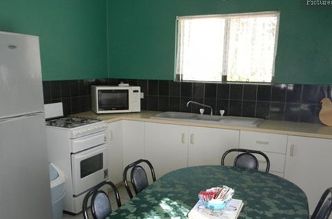 Murray Gardens Country Cottages And Motel - Schoolies Week Accommodation 2